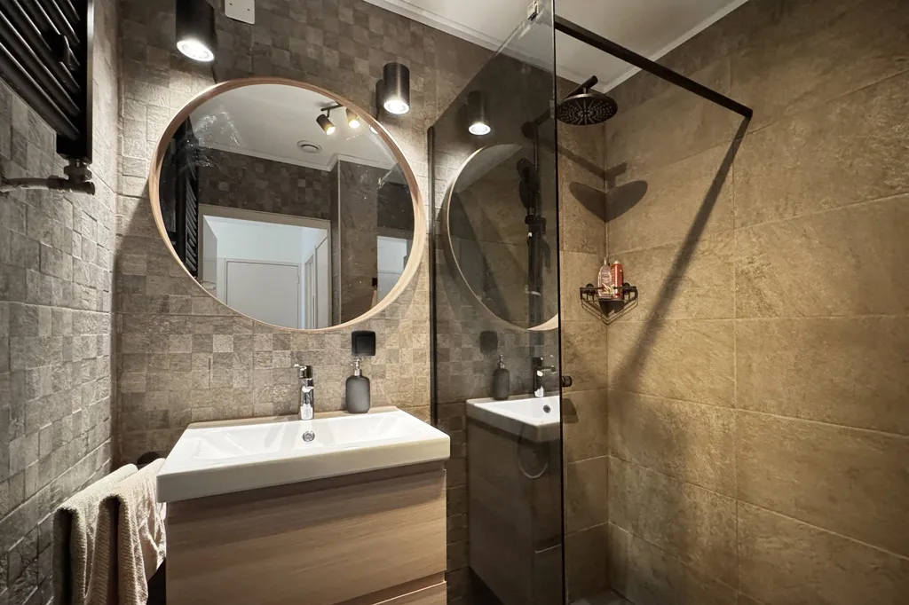 Salles de bain - Galerie Flat with Garden in Centre