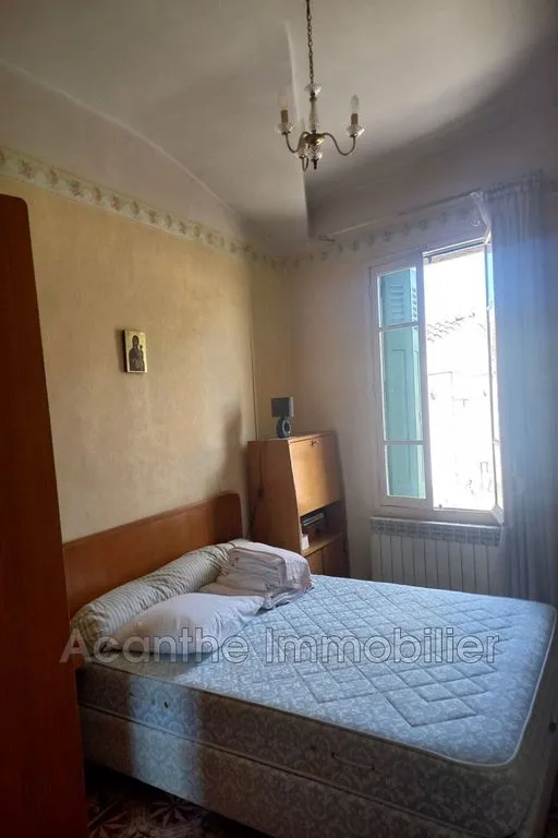 Chambres - Villa à Rénover avec Jardin à Assas
