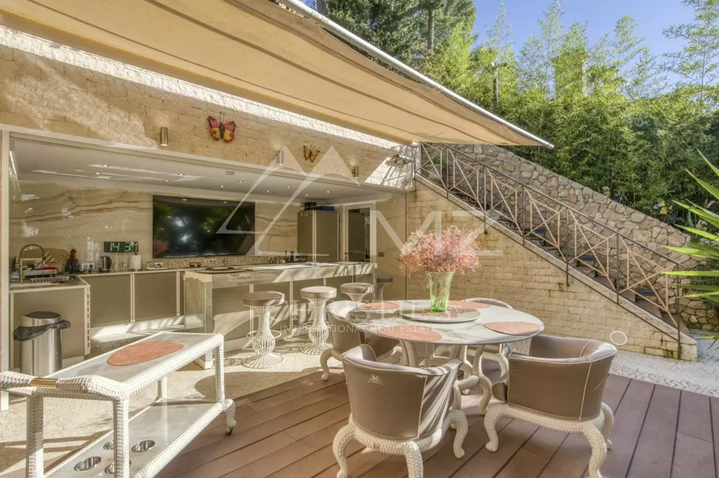 Terrass - Waterfront Villa with Pool in Saint-Jean-Cap-Ferrat