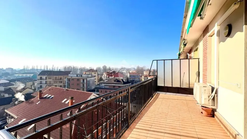 Rõdu - Apartment with Balcony and Terrace in La Loggia