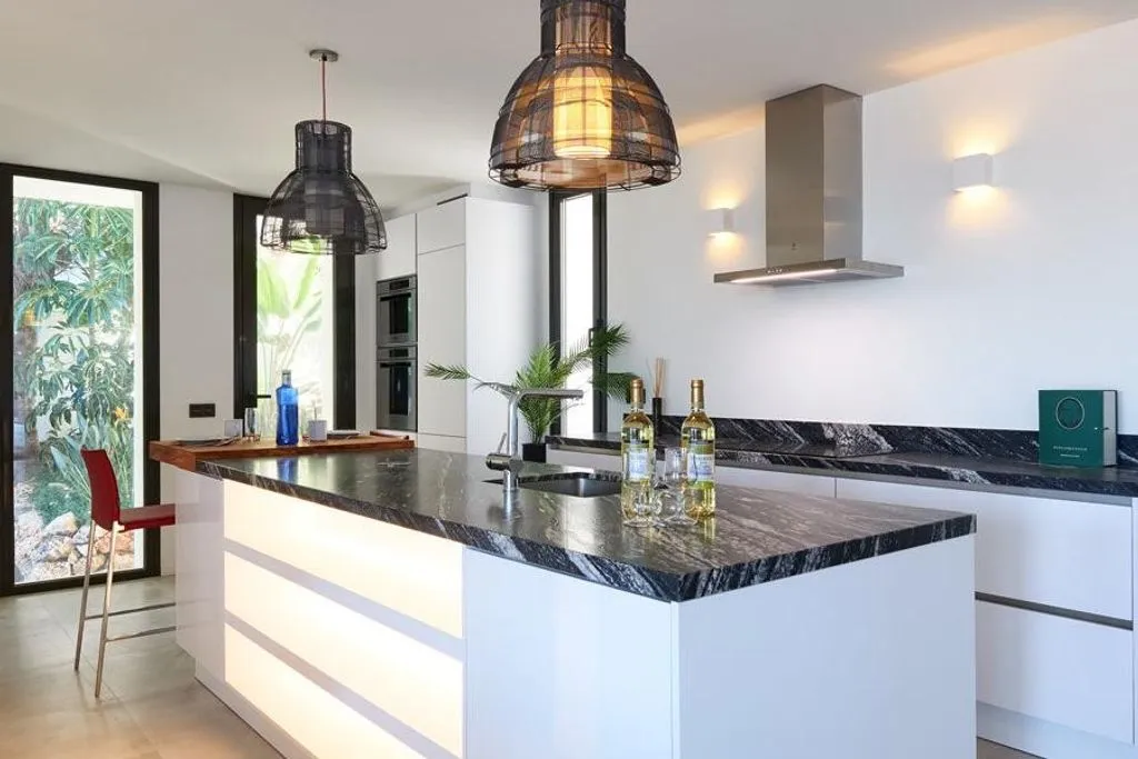 Cuisine - Luxury Villa with Pool in Nueva Andalucía