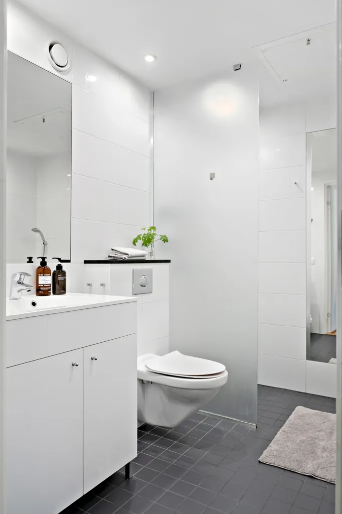 Salles de bain - Apartment with Balcony in Billdal