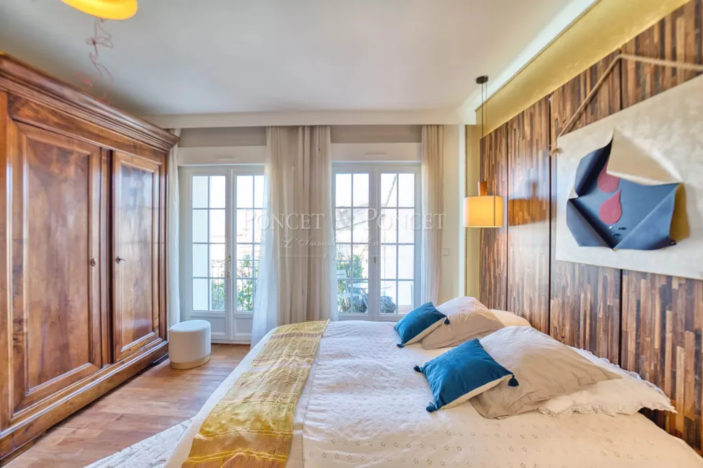 Chambres - Maison avec Vue Dominante au Cœur du Village
