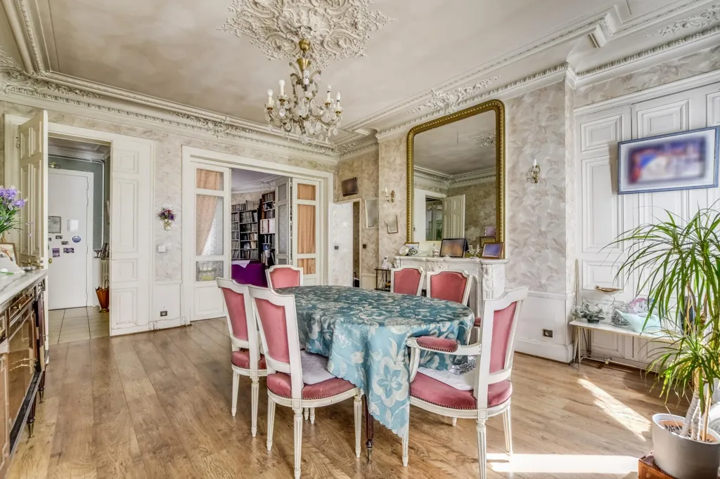 Salle à manger - Appartement Haussmannien avec Exposition Sud à Paris 9ème