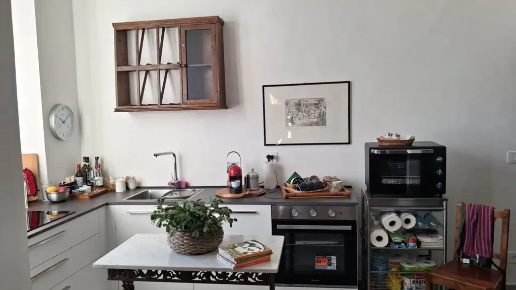 Cuisine - Rusticated Townhouse with Balcony in Florence