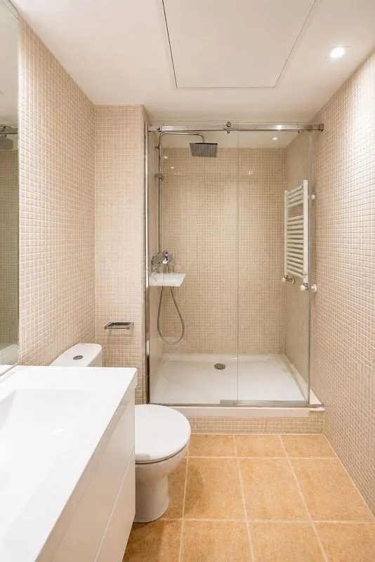 Vannitoad - Bright Apartment with Pool in Sanchinarro