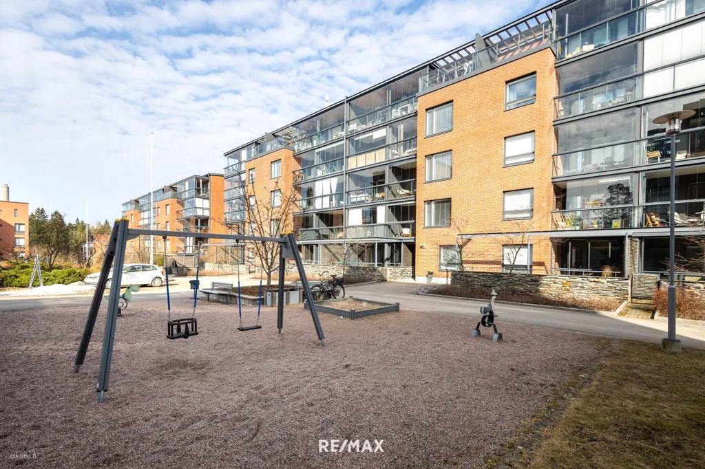 Exterior - Modern Apartment with West-Facing Terrace in Länsi-Pasila