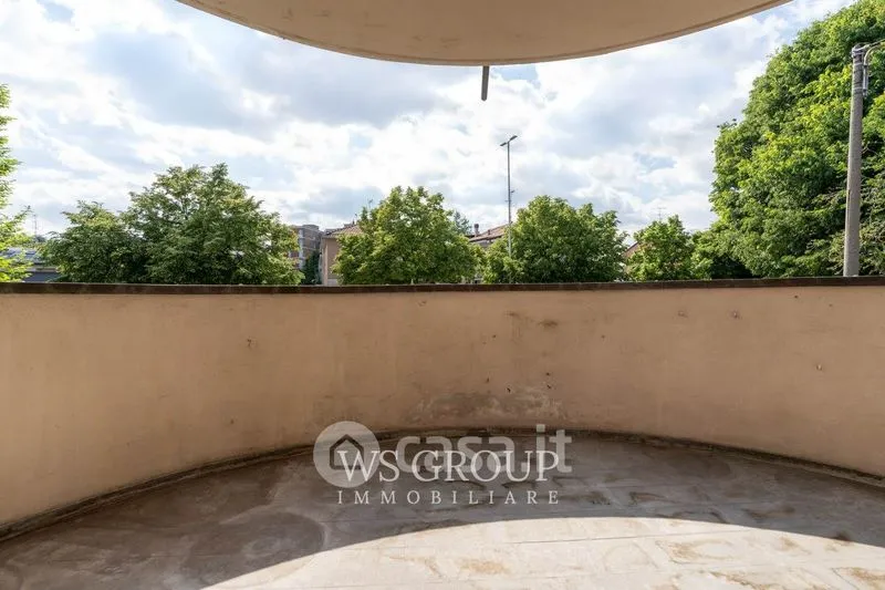 Terrace - Modern Bilocale with Balcony in Monza
