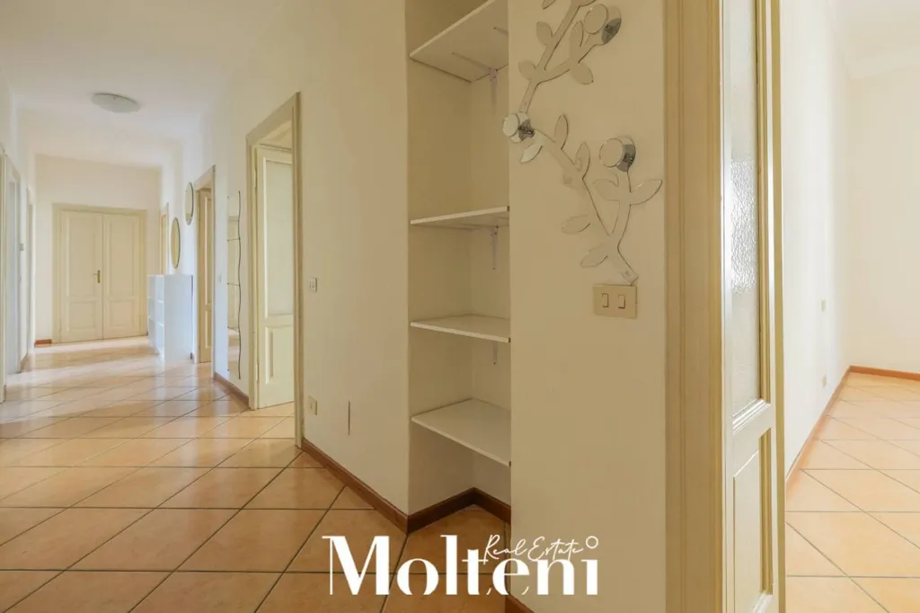 Hallway - Apartment with Double Exposure in Lecco