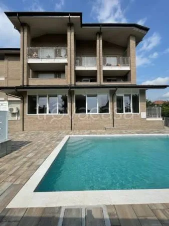 Piscine - Modernised 2-Bed Flat with Terrace in Rivalta di Torino