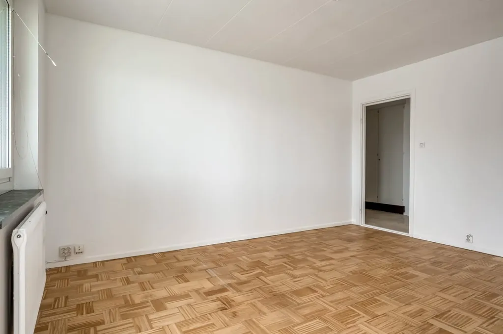 Pièces - Well-Planned Flat with Glazed Balcony in Skoghall