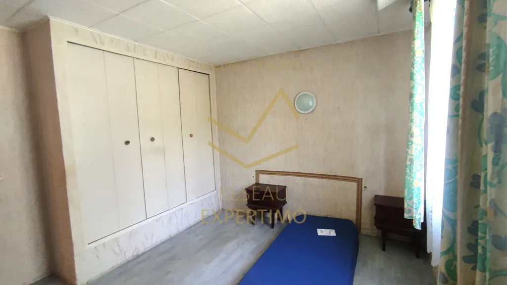 Chambres - Maison de Plain Pied avec Dépendances en Campagne à Cheval-Blanc