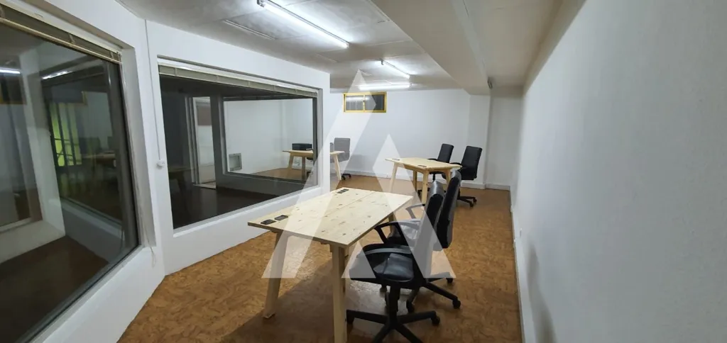 Kabinet - Commercial Shop with Cellar in Azurém, Guimarães