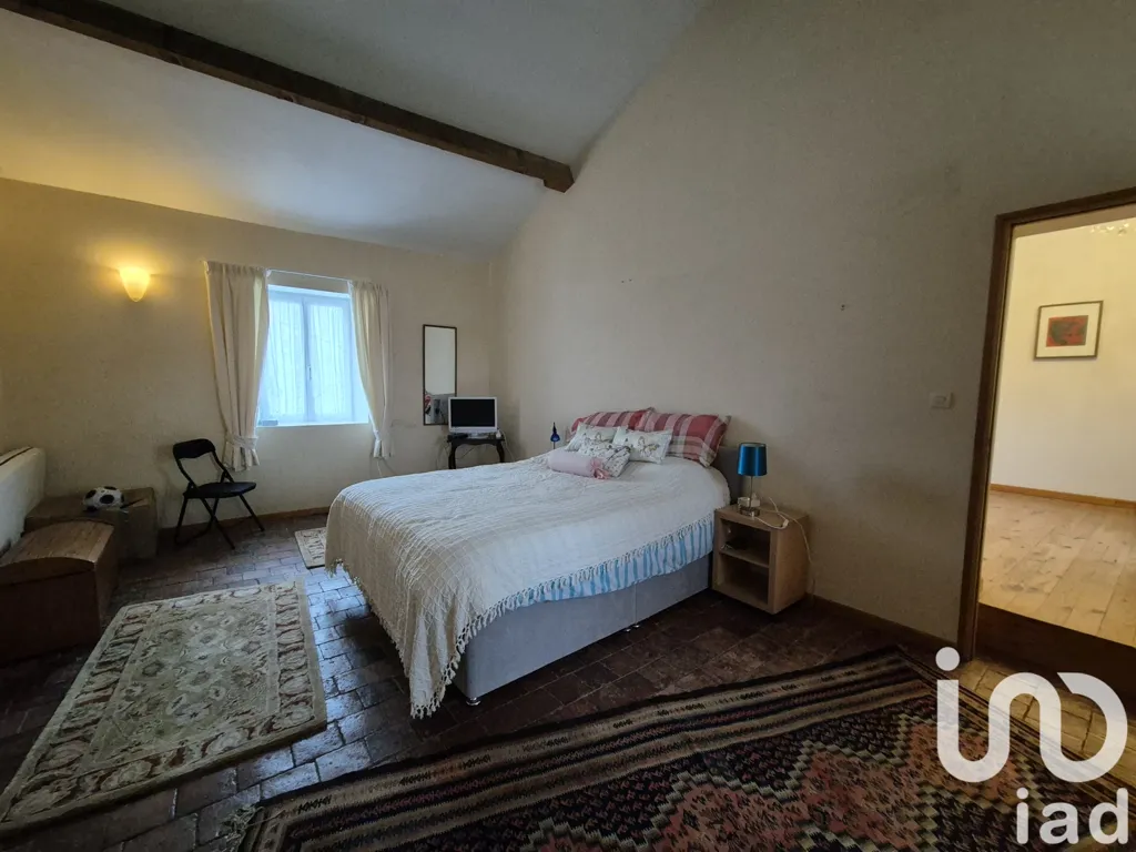 Magamistoad - Character House with Pool in Genneton