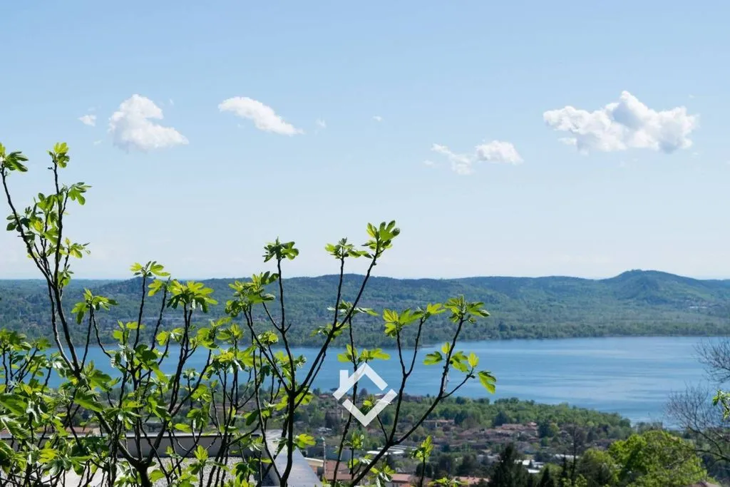 New Villa with Lake View in Comerio, Lombardy