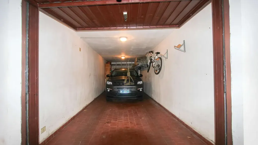 Garage - Apartment with Private Garden in Moncalieri