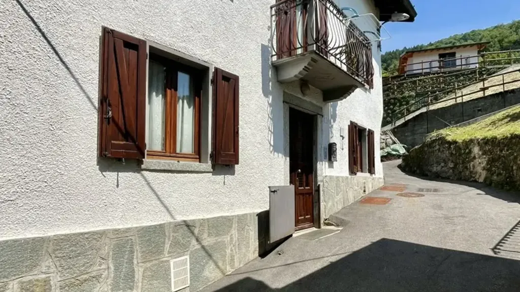 Exterior - Independent House with Garden in Valle Intelvi
