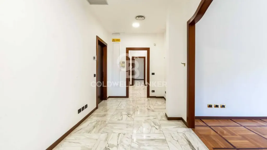 hallway_entrance