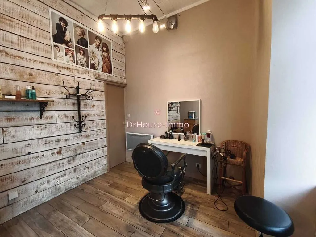 Pièces - Salon de Coiffure avec Appartement à Ledeuix