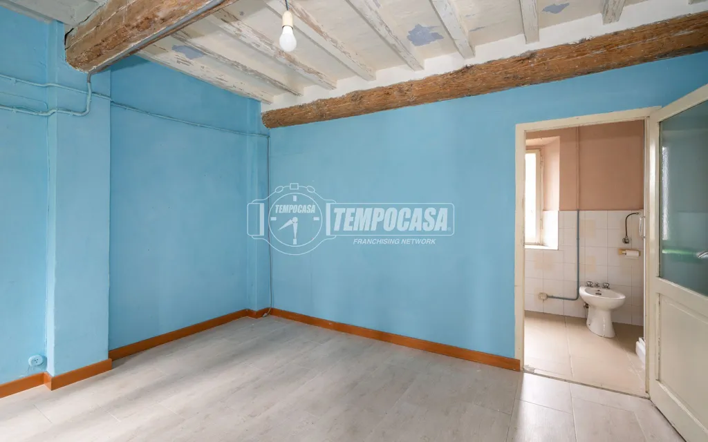 Toad - One-Bedroom Flat in Multi-Storey Building in Sassuolo