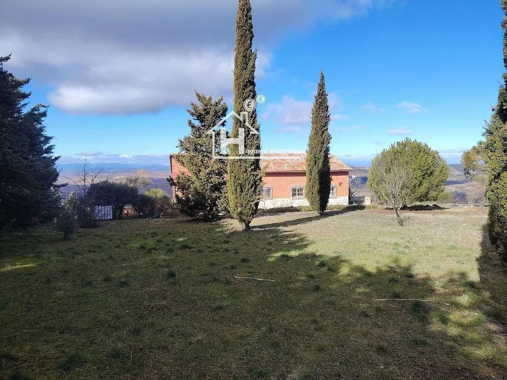 Garden - Chalet with Large Plot in Trijueque
