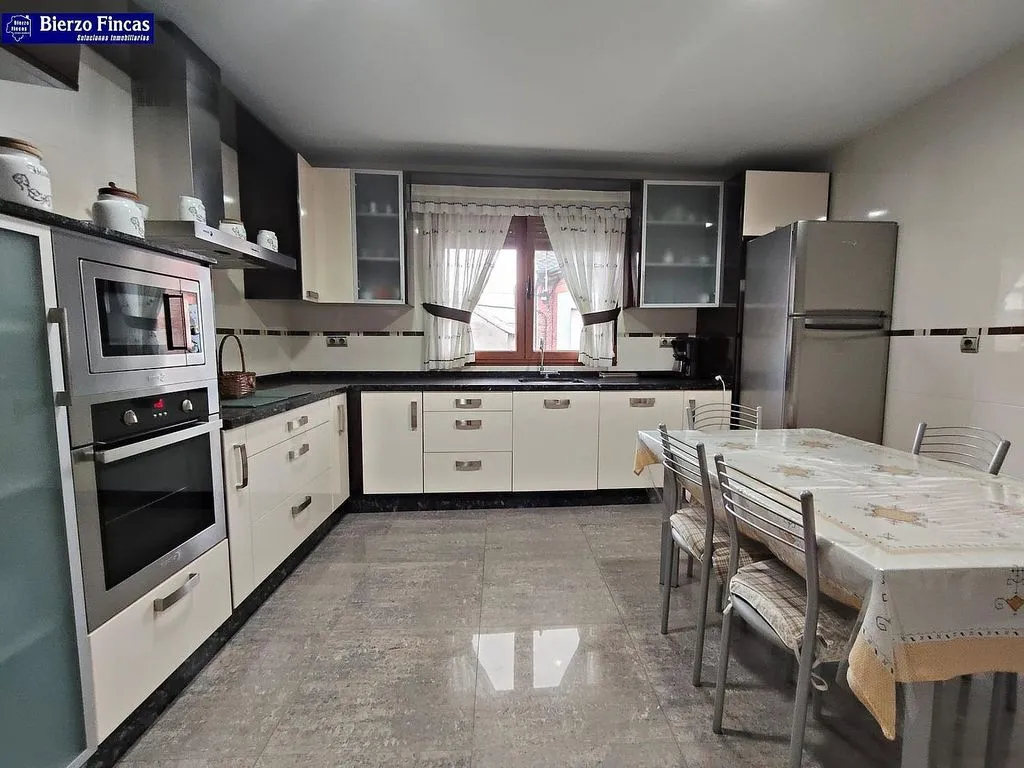 Cuisine - Spacious Chalet with Garden in Fabero