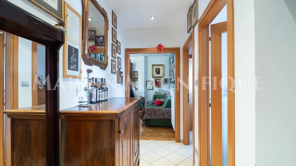 Esik - Penthouse with Terrace in Ferrara