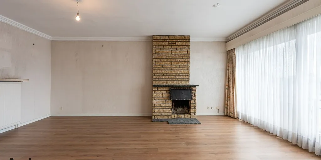 Séjour - Appartement avec Balcon et Vue sur l'Église à Eeklo