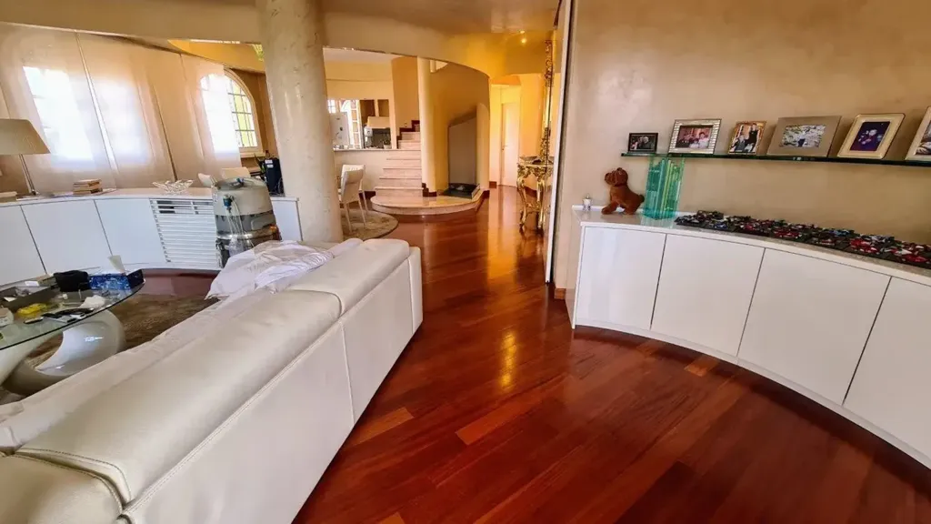 Living Room - Penthouse with Quadruple Exposure in Legnano