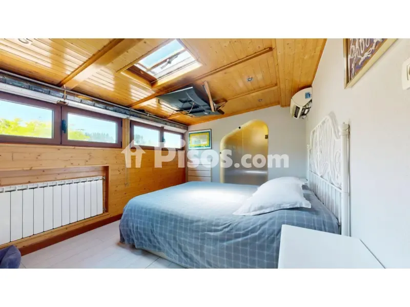Bedrooms - Independent Villa with Private Pool in Gueñes