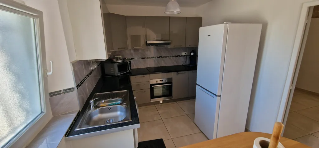 Köök - Ground-Floor Villa with Garden in Saint-Victoret