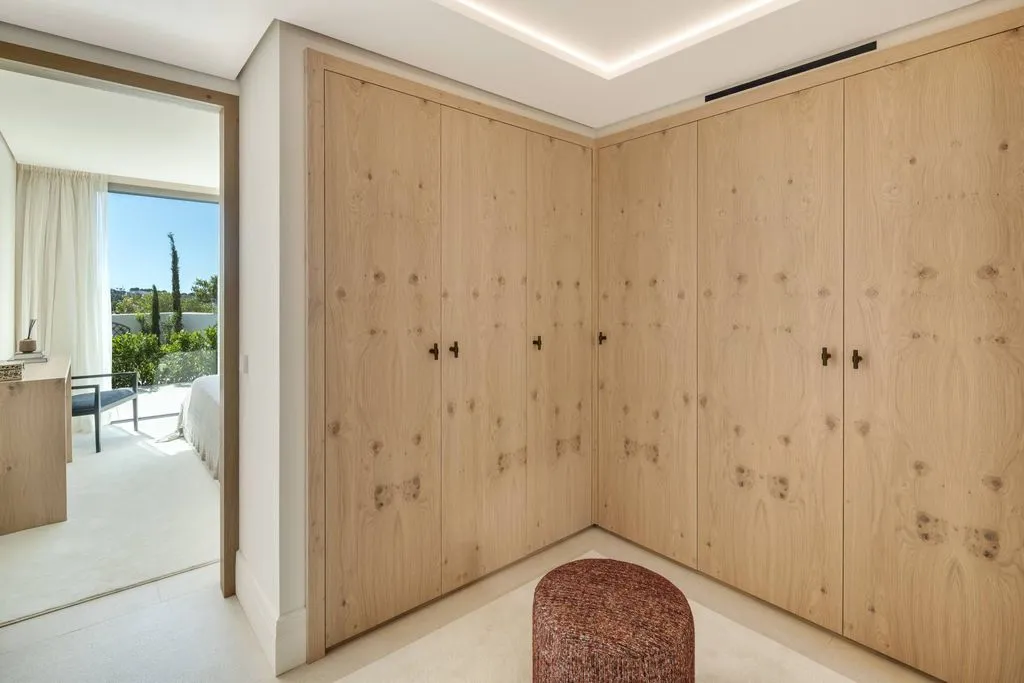 Pièces - Mediterranean Villa with Mountain Views in Marbella