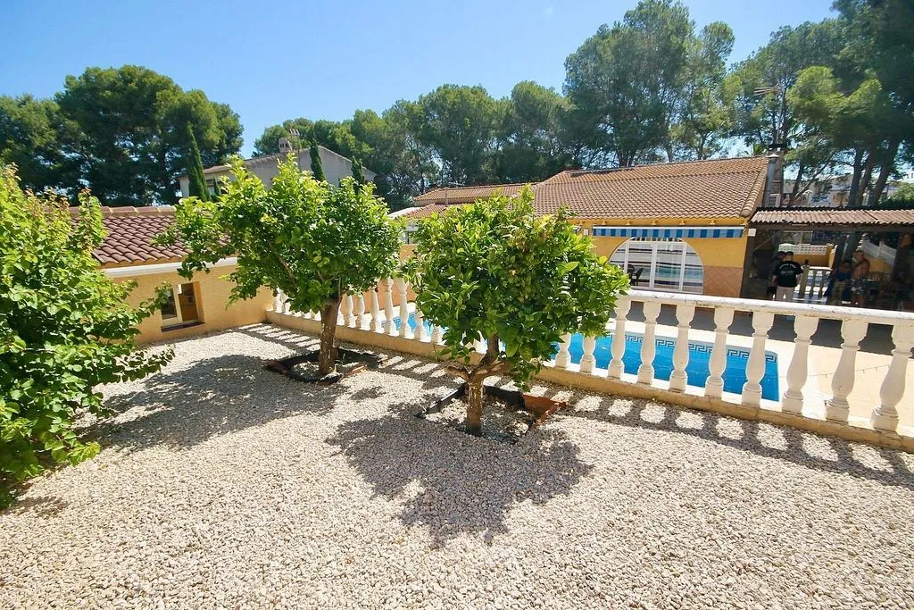 Piscine - Chalet with Pool in Los Balcones, Torrevieja