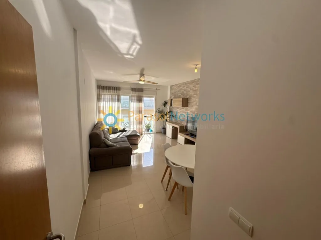 Elutuba - Renovated Apartment with Balcony in Nucli Urbà