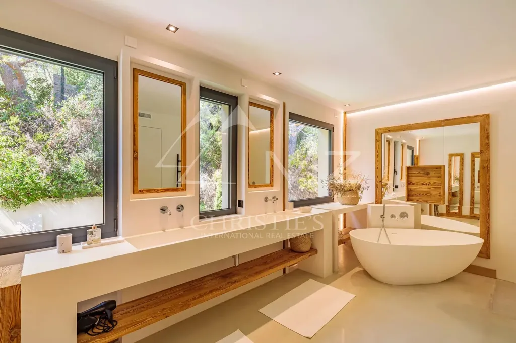 Bagni - New Villa with Sea View in Saint-Tropez