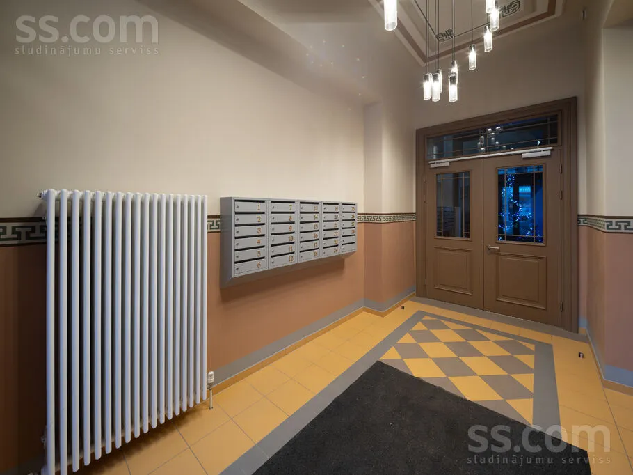 Esik - 2-Bedroom Apartment in Historic Building, Riga Centre
