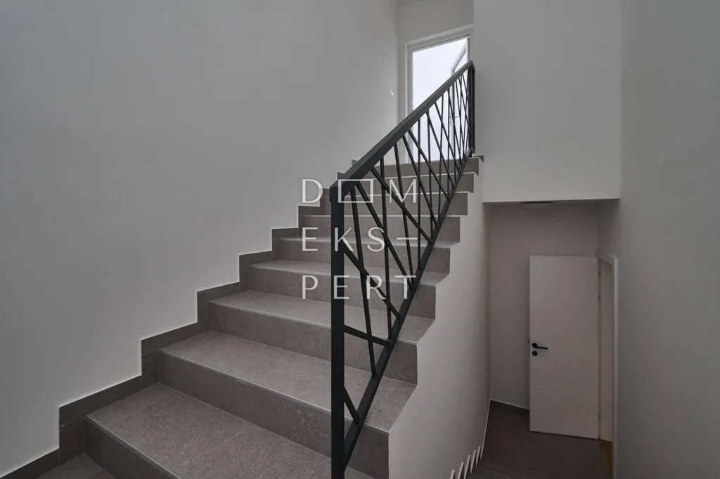 Pièces - Penthouse with Terrace in Sesvete, Zagreb