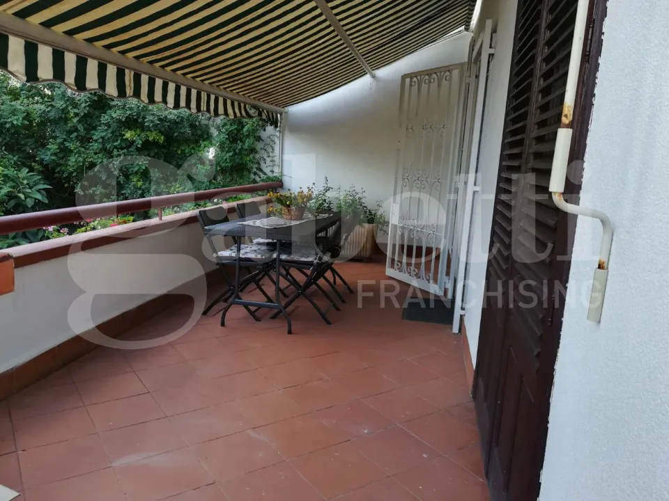 Terrass - Semi-detached Apartment with Terrace in Palermo