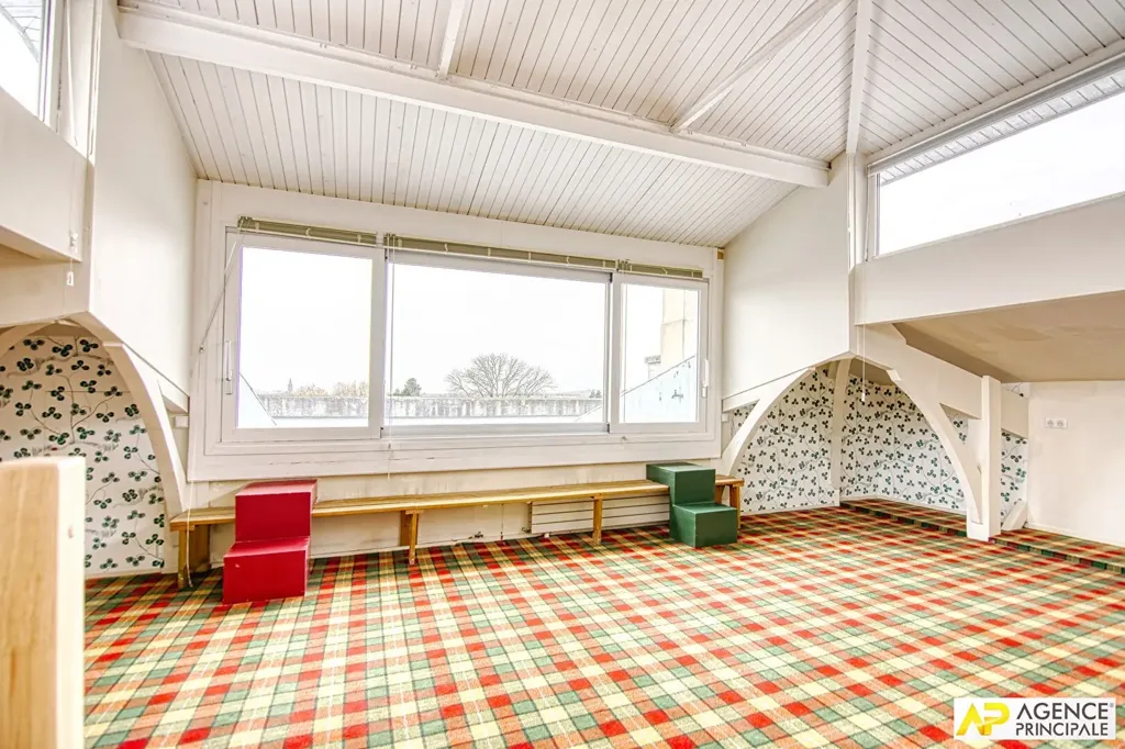 Pièces - Appartement Duplex avec Jardin à Versailles