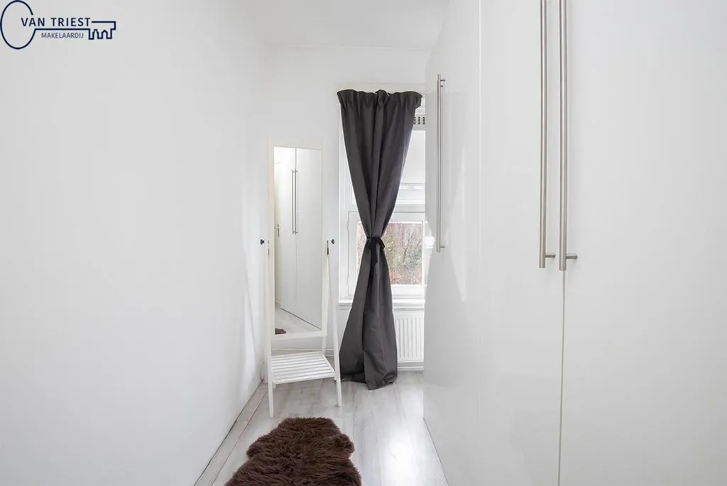 Esik - Apartment with Loggia in Amsterdam-Oost