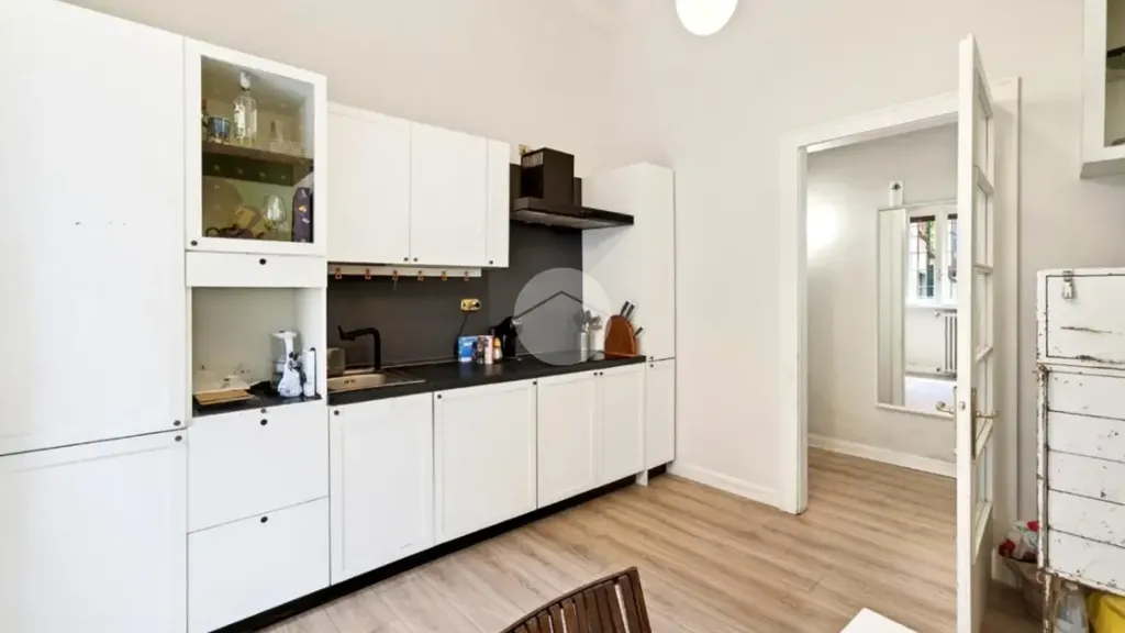 Cuisine - Spacious 2-Bedroom Apartment in Brescia