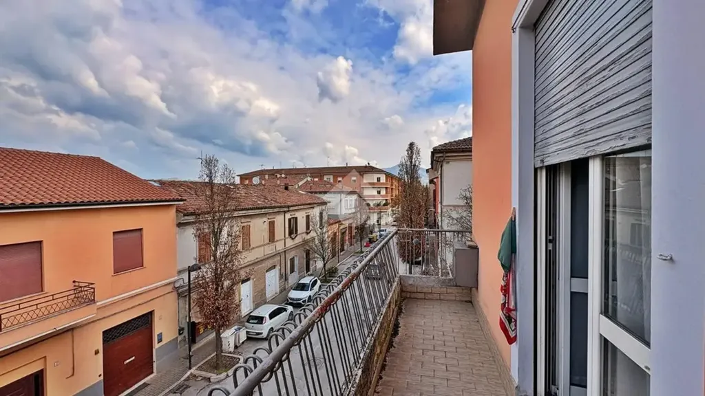 Balcon - Spacious Apartment with Balcony in Fabriano