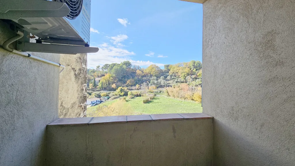 Balcon - Appartement T4 Traversant avec Vue sur les Collines à Montferrat