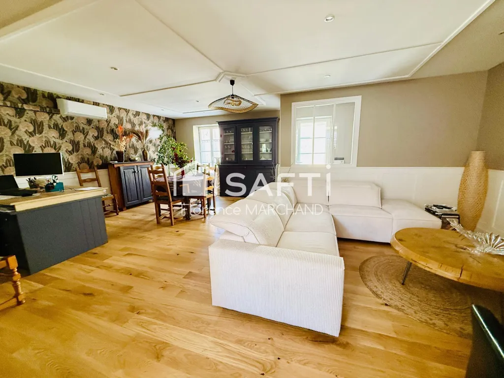 Elutuba - Renovated Townhouse with Terrace in Saint-Porchaire Centre