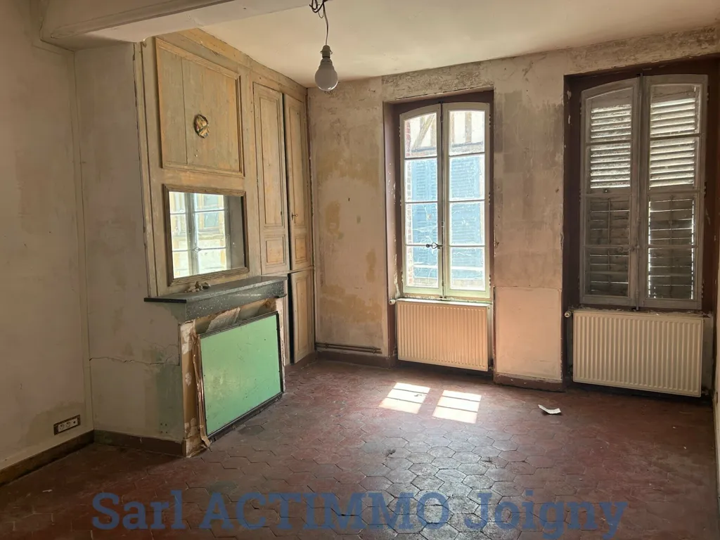 Stanze - Historic House for Renovation in Joigny