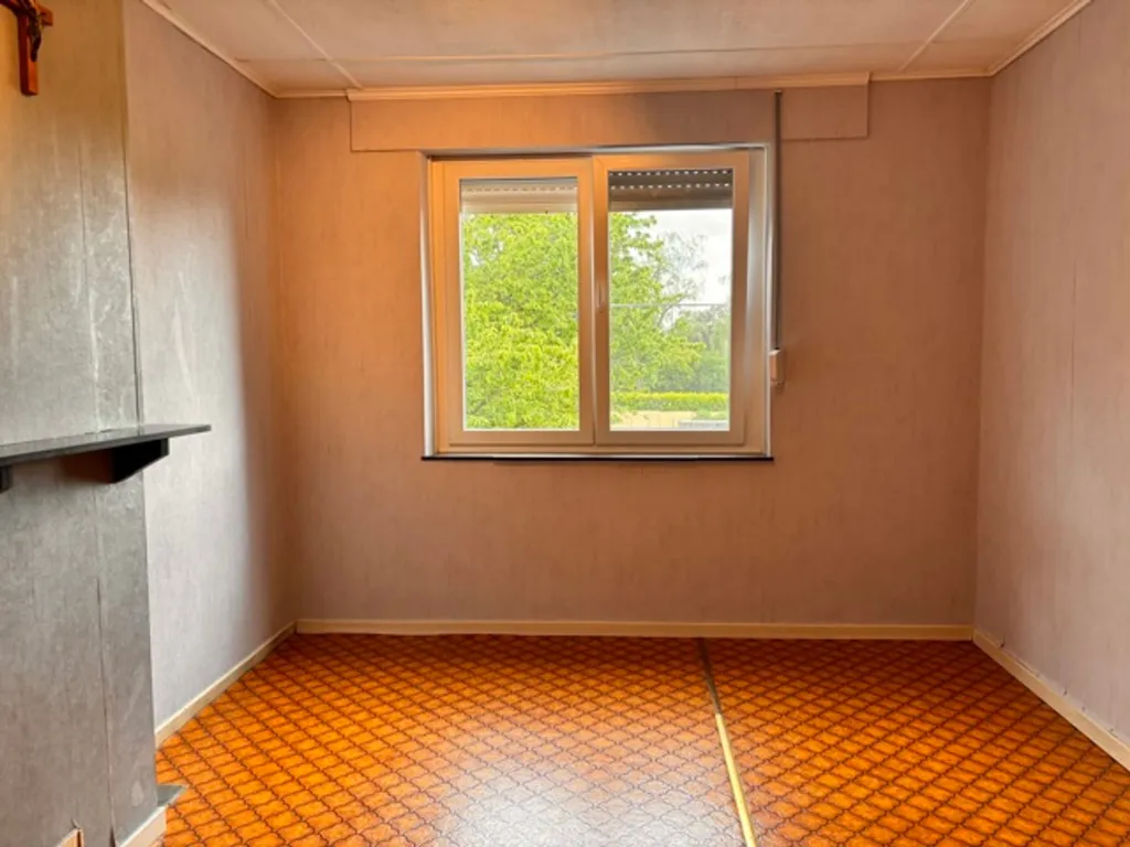 Pièces - Maison à Rafraîchir avec Grand Garage à Hognoul