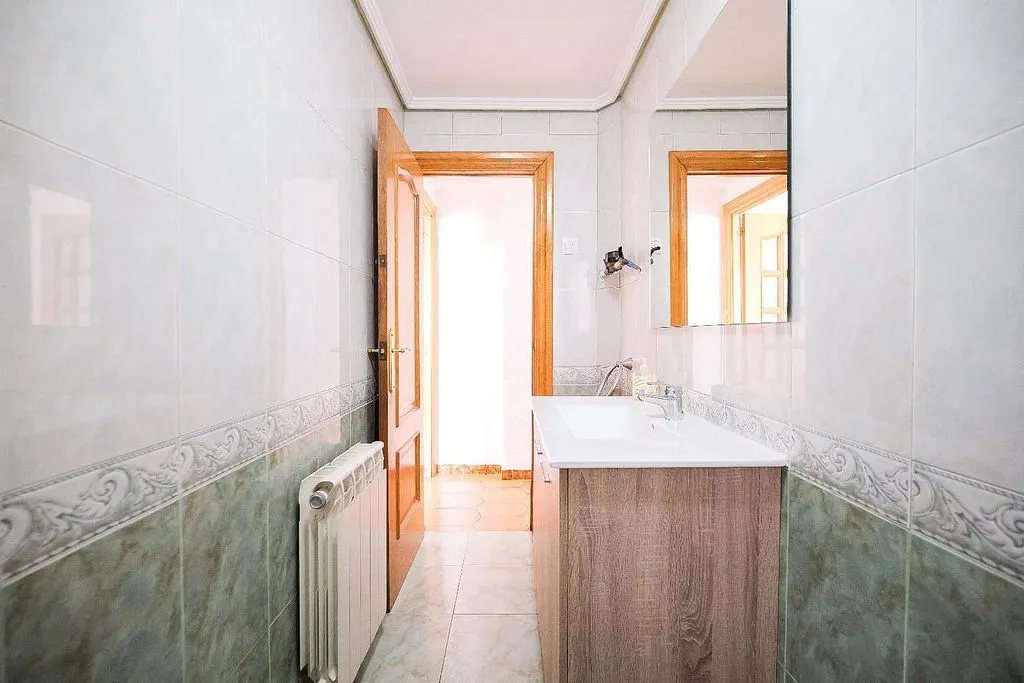 Vannitoad - 2-Bedroom Flat with Balcony in San Jose