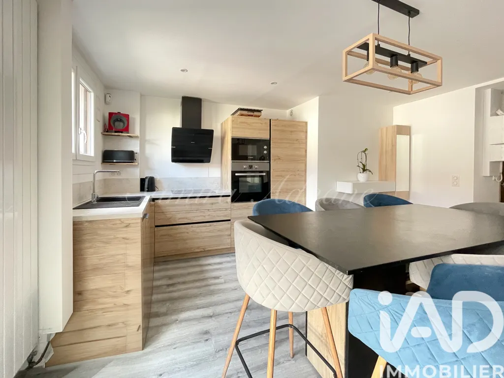 Sala da pranzo - T4 Apartment with Balconies in Rueil-Malmaison