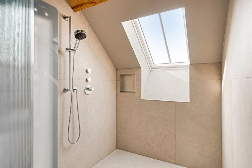 Bathrooms - Monumental Penthouse with Dachterras in ’s-Hertogenbosch