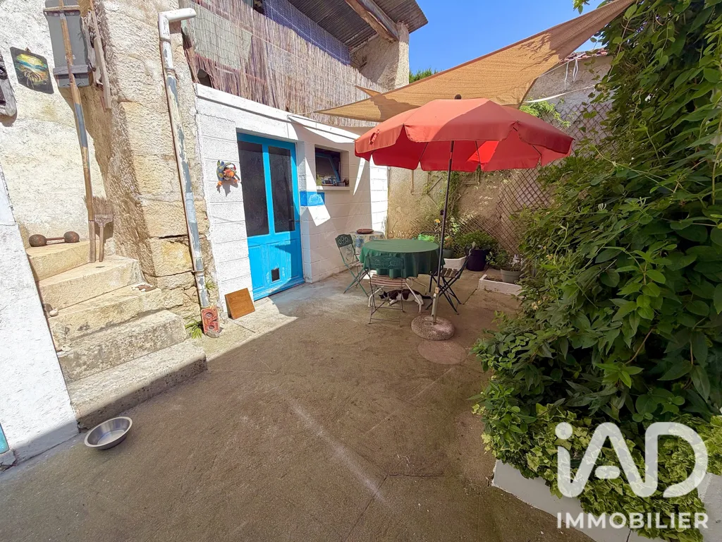 Giardino - Artistic Townhouse with Courtyard in Saint-Savin